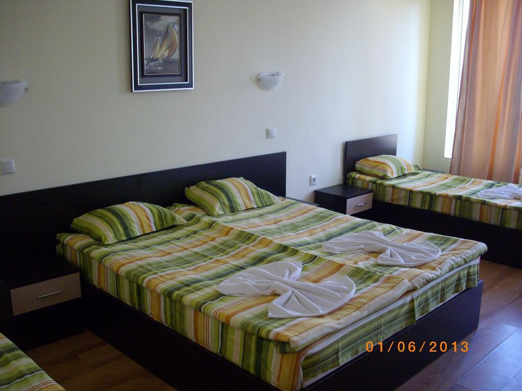 Семеен Хотел Атива - Family Hotel Ativa Lozenec Exteriér fotografie