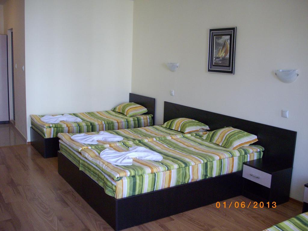 Семеен Хотел Атива - Family Hotel Ativa Lozenec Exteriér fotografie
