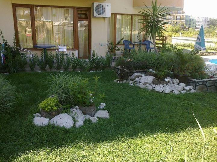 Семеен Хотел Атива - Family Hotel Ativa Lozenec Exteriér fotografie