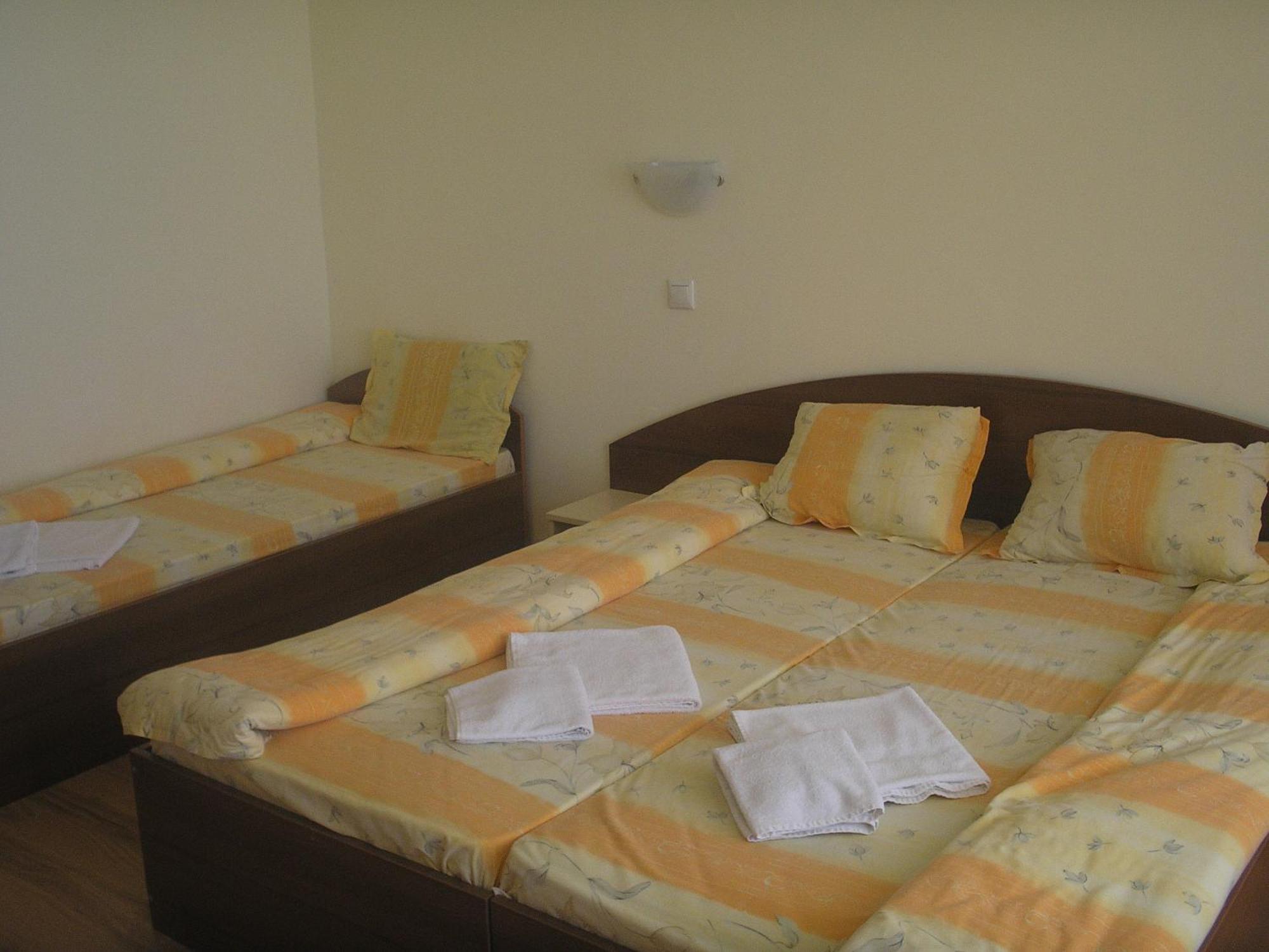 Семеен Хотел Атива - Family Hotel Ativa Lozenec Exteriér fotografie